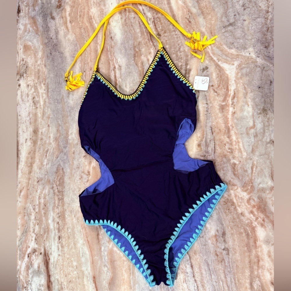 NWT Women’s JESSICA SIMPSON Woodstock reversible swimsuit. Size Small